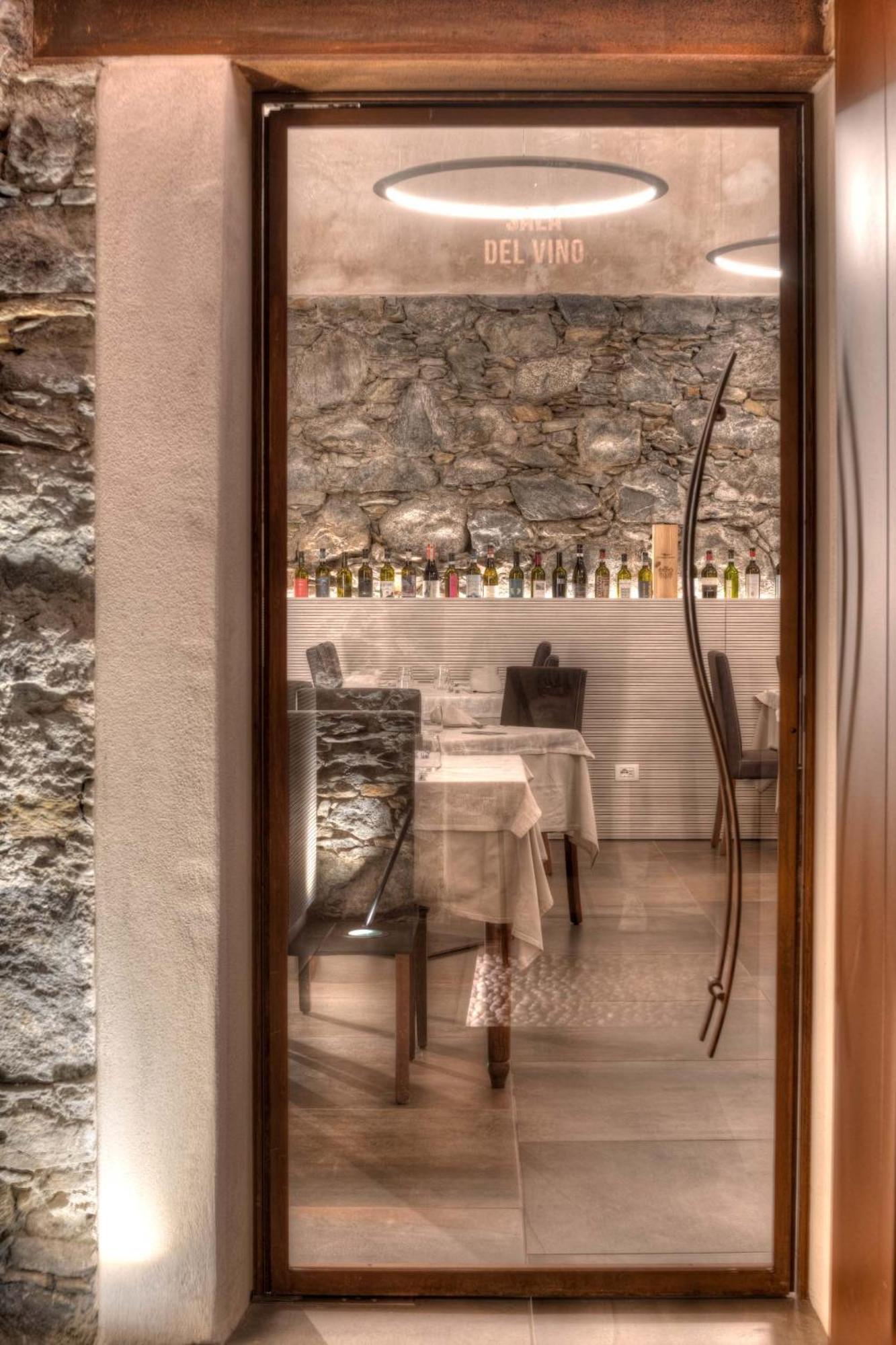 Wine San Carlo - Relais & - Boutique 4* Chiuro