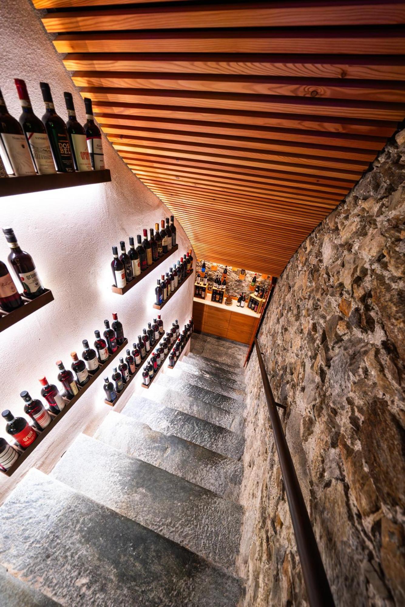 Wine San Carlo - Relais & - Boutique 4* Chiuro